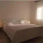 Mala Lamjana 8449a